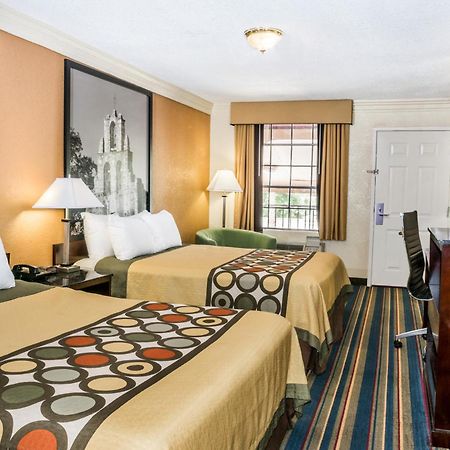 Express Inn Кейти Екстериор снимка
