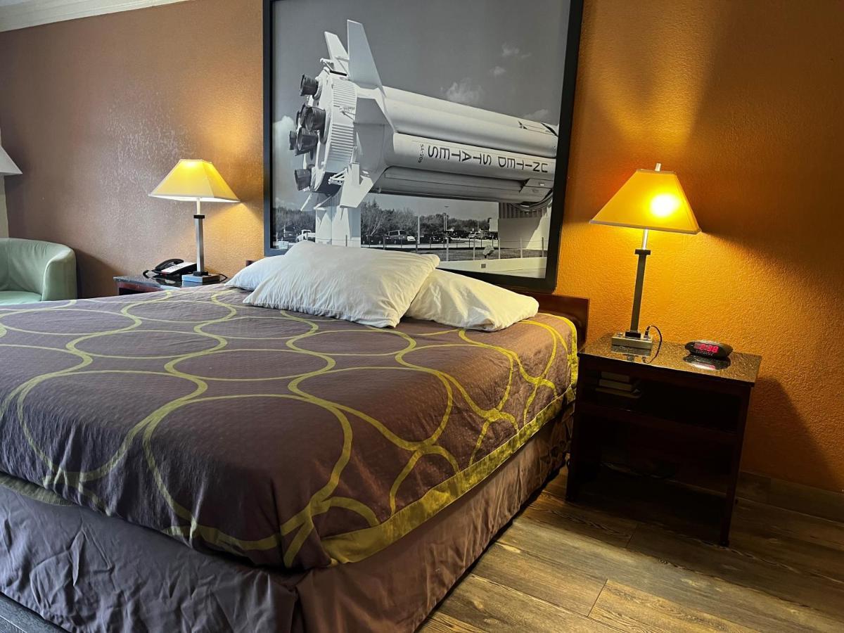 Express Inn Кейти Екстериор снимка