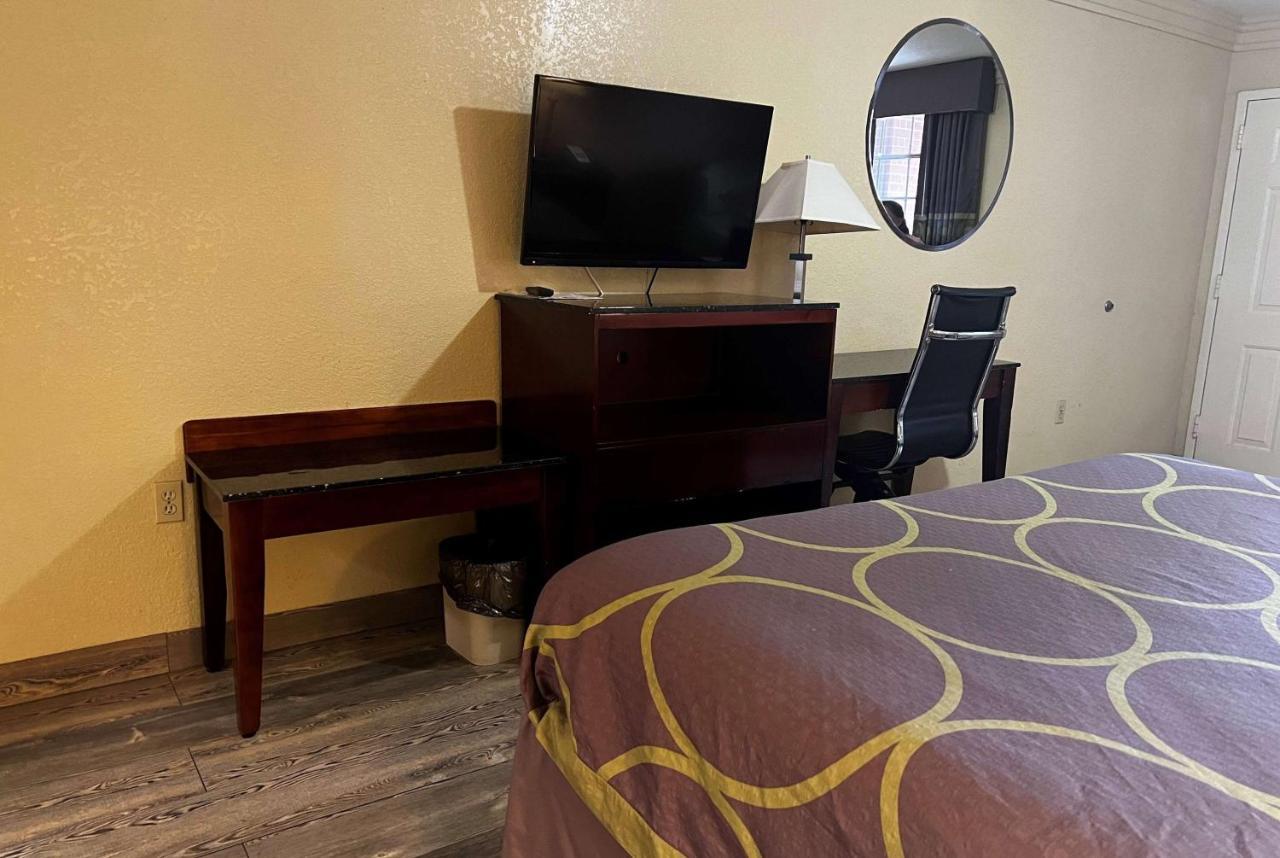 Express Inn Кейти Екстериор снимка