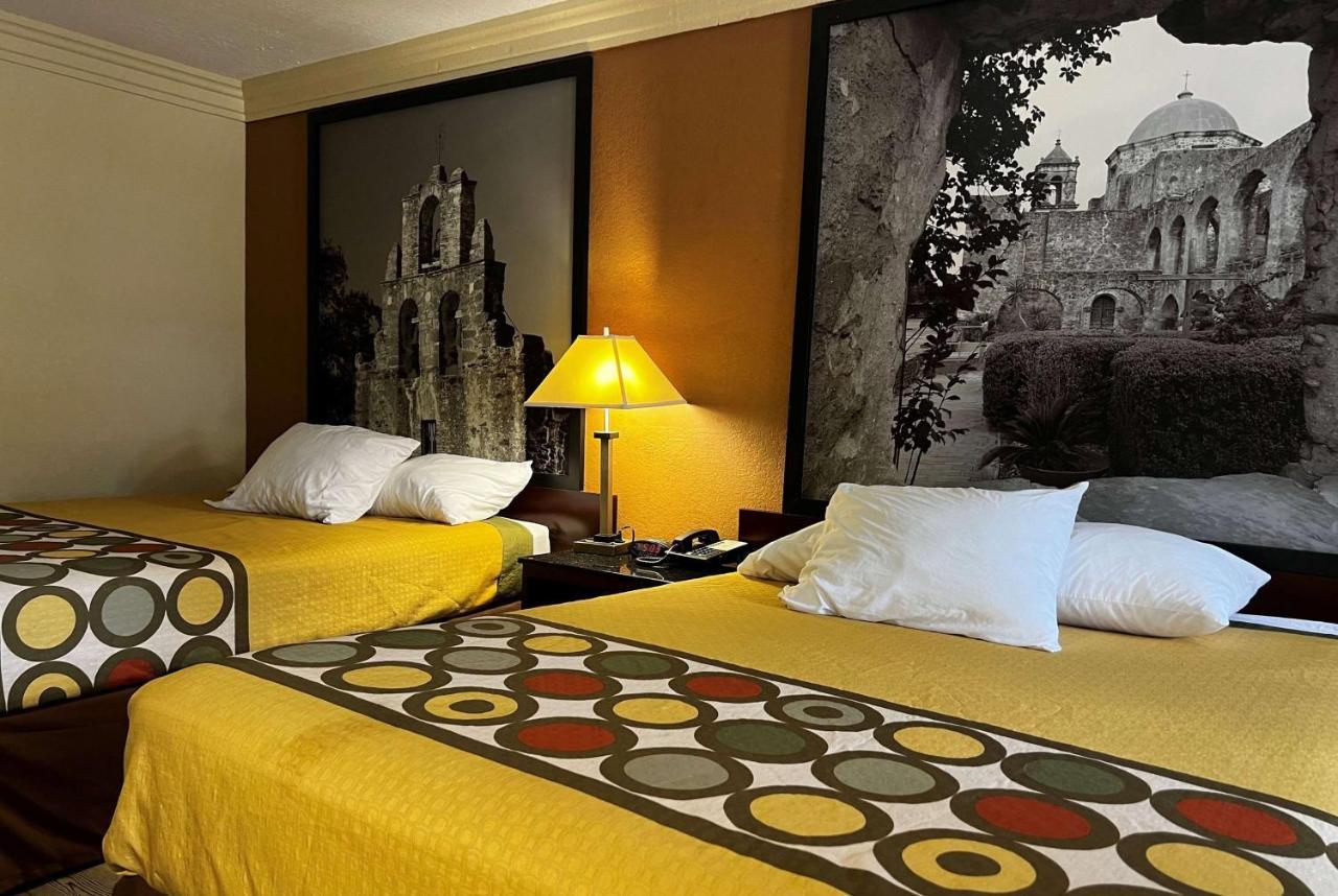 Express Inn Кейти Екстериор снимка