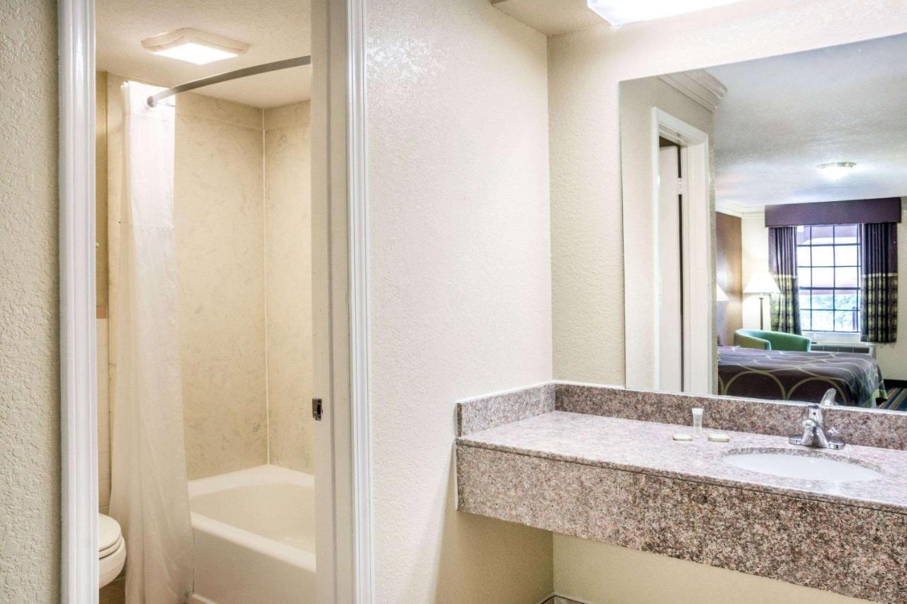 Express Inn Кейти Екстериор снимка
