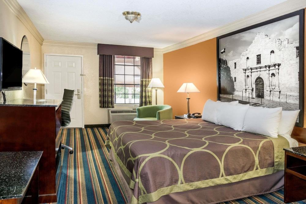 Express Inn Кейти Екстериор снимка